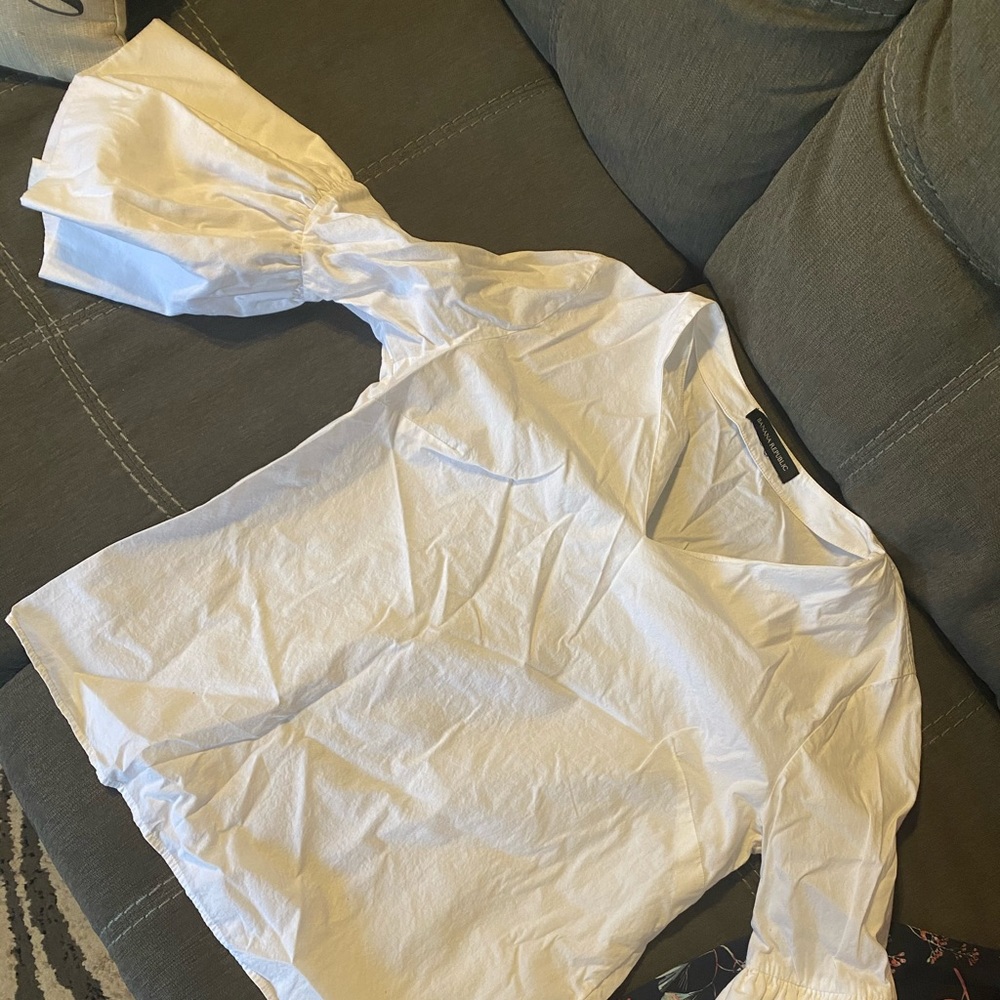 V-neck blouse, 3/4 bell sleeve